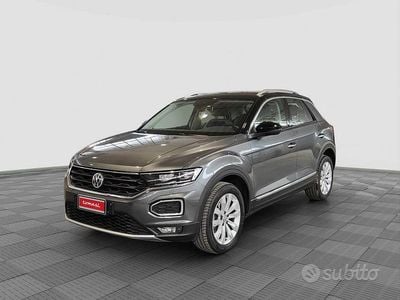 Usata VW T-Roc Advance 116 CV (85 kW) 2019 Indium greu metallizzato con tetto nero SUV