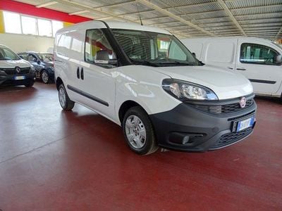 Usata Fiat Doblò S 105 CV (77 kW) 2022 Bianco Monovolume