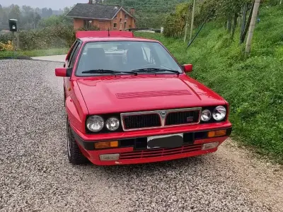 Usata Lancia Delta 196 CV (144 kW) 1990 Rosso Utilitaria