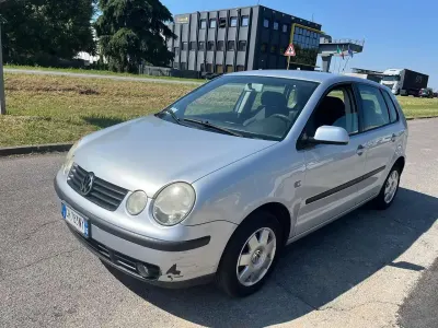 Usata VW Polo Comfortline 75 CV (55 kW) 2003 Argento Berlina