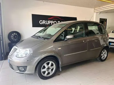 Usata Lancia Musa 90 CV (66 kW) 2008 Beige Monovolume