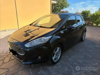 Usado Ford Fiesta 75 HP (55 kW) 2015 Preto Citadino