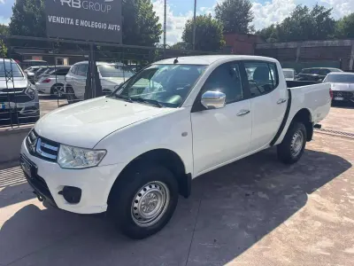 Usata Mitsubishi L200 Invite 154 CV (113 kW) 2016 Bianco Pick-up