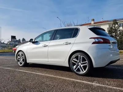 Usata Peugeot 308 Allure 120 CV (88 kW) 2017 Bianco Berlina