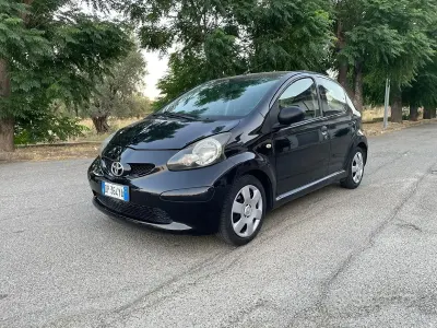 Usata Toyota Aygo 68 CV (50 kW) 2009 Nero Utilitaria