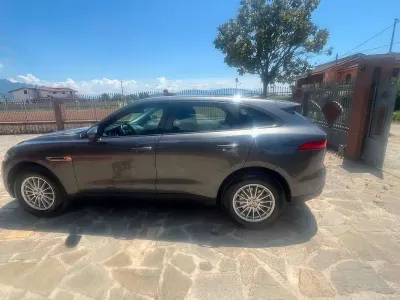 Usata Jaguar F-Pace Prestige 179 CV (131 kW) 2016 Grigio SUV