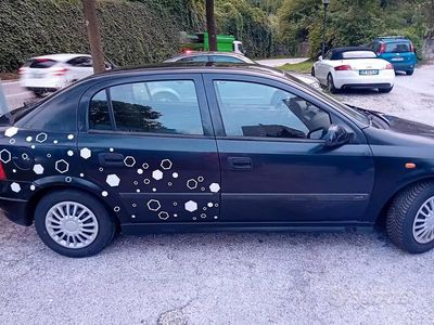 Usado Opel Astra 101 CV (74 kW) 1997 Negro Berlina