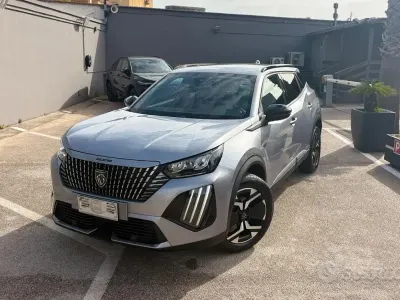Käytetty Peugeot 2008 Allure 102 HP (75 kW) 2025 Harmaa Katumaasturi