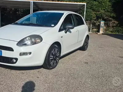 Usata Fiat Grande Punto 75 CV (55 kW) 2014 Bianco Utilitaria
