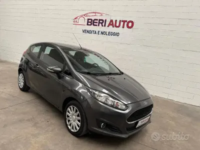 Usado Ford Fiesta 75 HP (55 kW) 2017 Cinzento Citadino