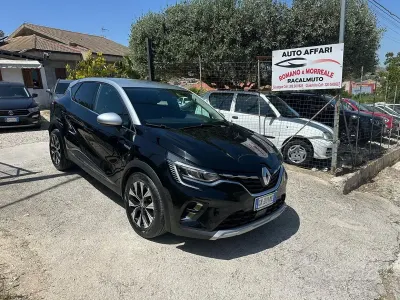 Usata Renault Captur Techno 101 CV (74 kW) 2023 Nero SUV