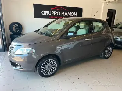 Usata Lancia Ypsilon Platinum 69 CV (50 kW) 2012 Marrone Utilitaria