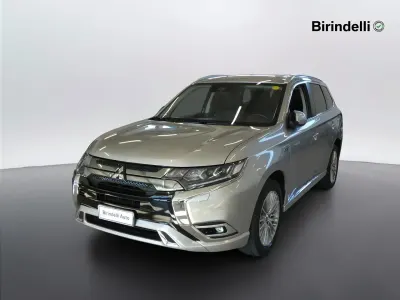 Usata Mitsubishi Outlander P-HEV Instyle 135 CV (99 kW) 2020 Grigio SUV