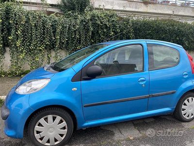 Usata Peugeot 107 68 CV (50 kW) 2006 Blu Utilitaria