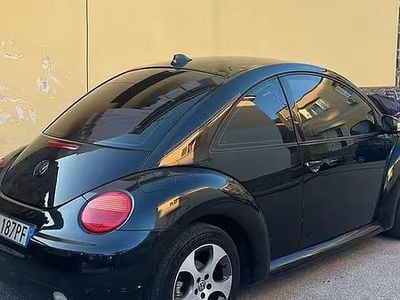 Usata VW New Beetle 101 CV (74 kW) 2003 Nero Utilitaria