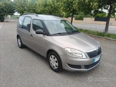 Usata Skoda Roomster 69 CV (50 kW) 2011 Grigio Monovolume