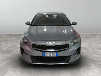 Usata Kia XCeed 117 CV (86 kW) 2022 Lunar silver SUV