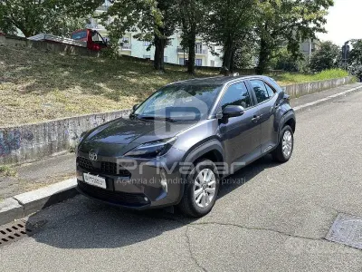 Usata Toyota Yaris Cross Active 92 CV (67 kW) 2022 Grigio SUV