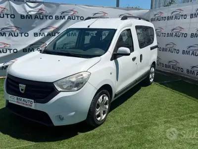 Usata Dacia Dokker Lauréate 90 CV (66 kW) 2014 Bianco Monovolume