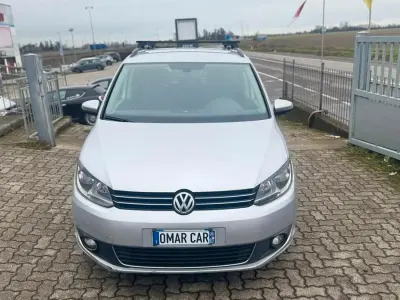 Begagnad VW Touran 105 HK (77 kW) 2014 Silver Minibuss