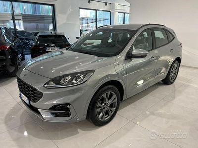 Begagnad Ford Kuga ST-Line 225 HK (165 kW) 2023 Grå SUV