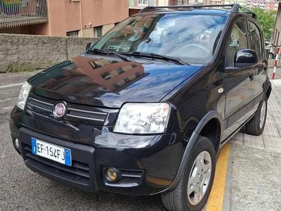 Usata Fiat Panda 4x4 Climbing 75 CV (55 kW) 2010 Nero Utilitaria