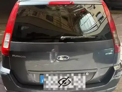 Usata Ford Fusion 101 CV (74 kW) 2008 Grigio Utilitaria