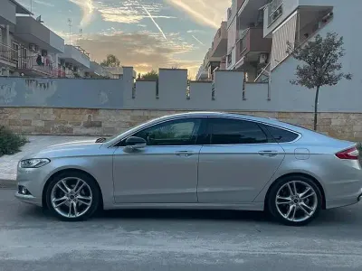 Usata Ford Mondeo 180 CV (132 kW) 2015 Grigio Berlina