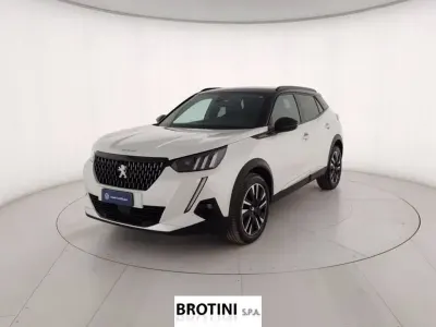 Usata Peugeot 2008 GT-line 110 CV (80 kW) 2021 Grigio metallizzato SUV