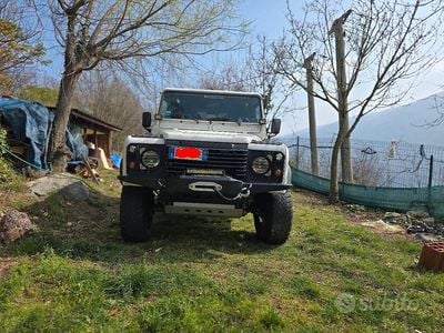 Usata Land Rover Defender 122 CV (89 kW) 2005 Bianco Station wagon