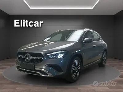 Usata Mercedes GLA180 Advanced 136 CV (100 kW) 2025 Grigio montagna SUV