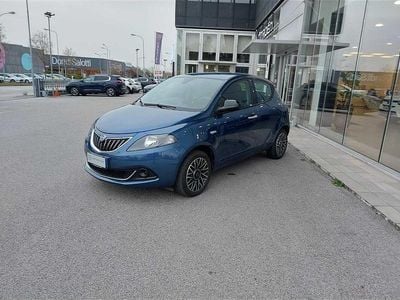 Usata Lancia Ypsilon Gold 69 CV (50 kW) 2023 Blu Utilitaria