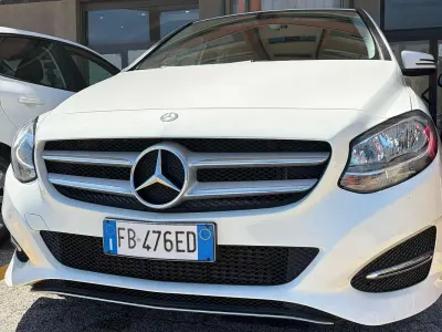 Usata Mercedes B180 Business 109 CV (80 kW) 2015 Bianco Monovolume