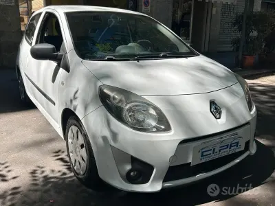 Usata Renault Twingo Dynamique 76 CV (55 kW) 2010 Bianco Utilitaria