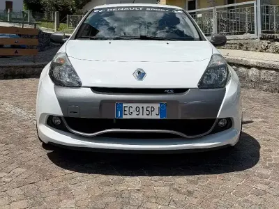 Usata Renault Clio III R.S. 203 CV (149 kW) 2011 Bianco Berlina