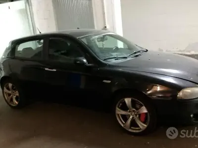 Usata Alfa Romeo 147 116 CV (85 kW) 2008 Utilitaria