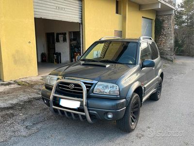Usata Suzuki Vitara 109 CV (80 kW) 2003 Grigio SUV