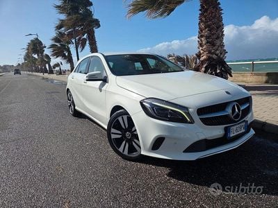 Usata Mercedes A180 108 CV (79 kW) 2017 Bianco Berlina
