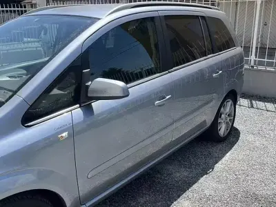 Usata Opel Zafira Cosmo 120 CV (88 kW) 2005 Monovolume