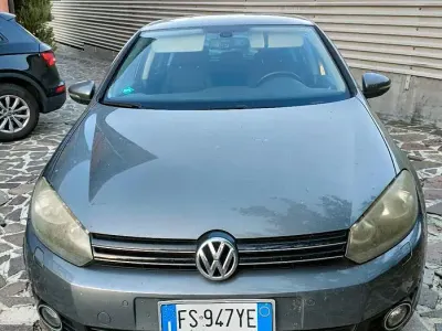 Usata VW Golf VI 105 CV (77 kW) 2011 Grigio Utilitaria