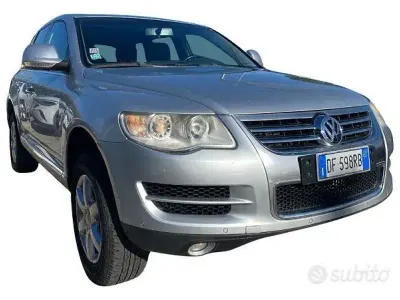 Usata VW Touareg Exclusive 174 CV (127 kW) 2007 Grigio SUV