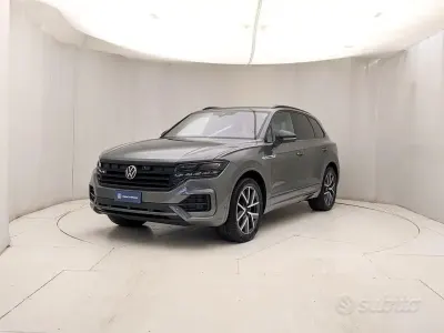 Usata VW Touareg Elegance 286 CV (210 kW) 2020 Grigio SUV