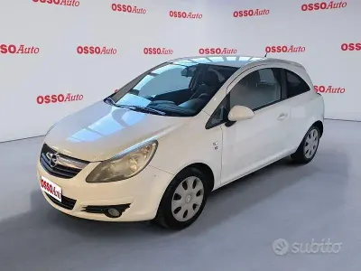 Usado Opel Corsa 95 CV (69 kW) 2010 Blanco Utilitario