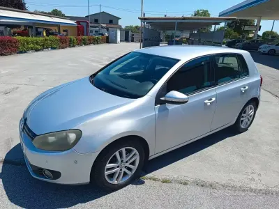 Usata VW Golf VI Highline 102 CV (75 kW) 2009 Grigio Utilitaria