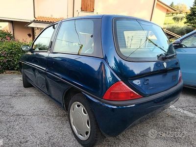 Usata Lancia Ypsilon 86 CV (63 kW) 1997 Blu Utilitaria