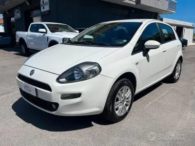 Usata Fiat Punto Street 70 CV (51 kW) 2014 Bianco Utilitaria