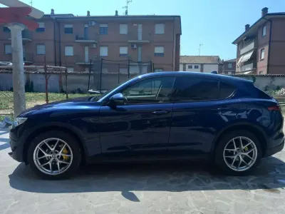 Usata Alfa Romeo Stelvio Executive 209 CV (153 kW) 2018 Blu notte SUV