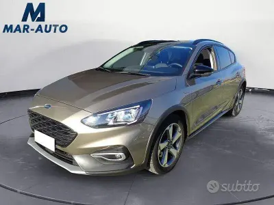 Usata Ford Focus Active 125 CV (91 kW) 2019 Bronzo Berlina