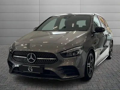 Usata Mercedes B180 Premium 116 CV (85 kW) 2019 Grigio Monovolume