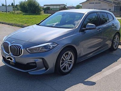 Usata BMW 116 M Sport 116 CV (85 kW) 2023 Grigio Utilitaria